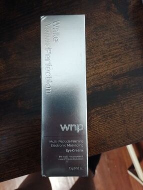 Source Unknown Silver WNP Multi-Peptide Eye Cream